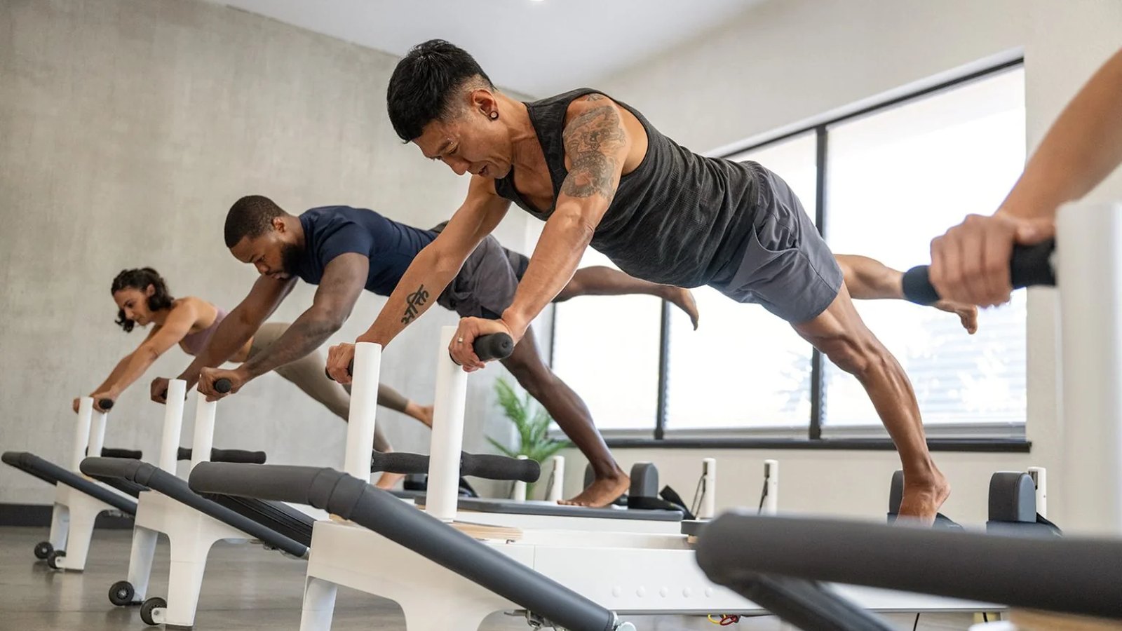 05 reformer pilates men hero