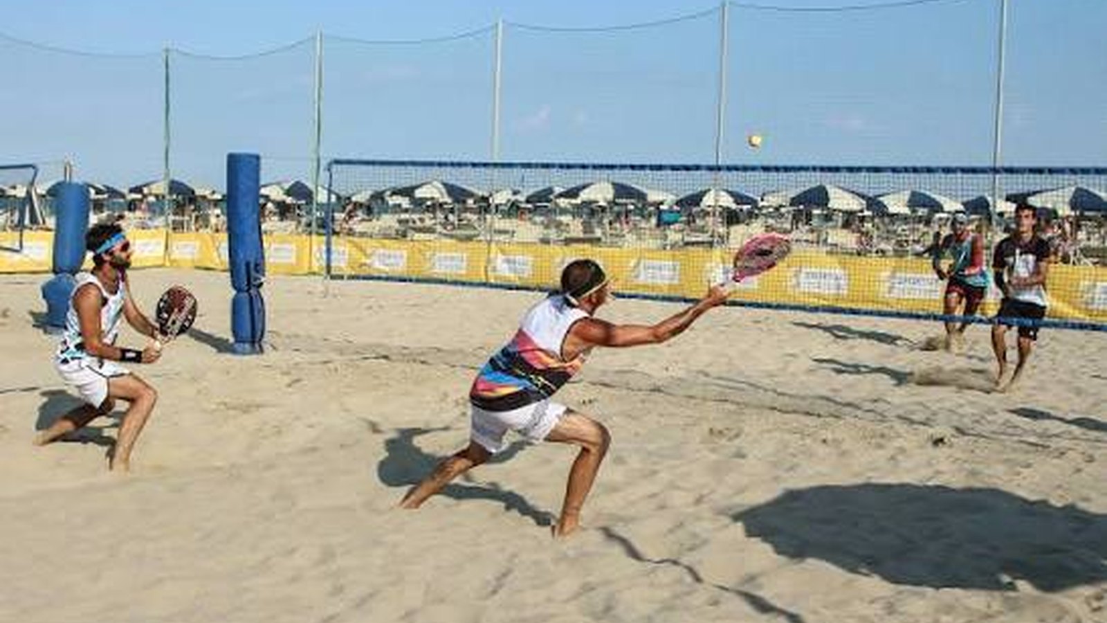 07 beach tennis hero